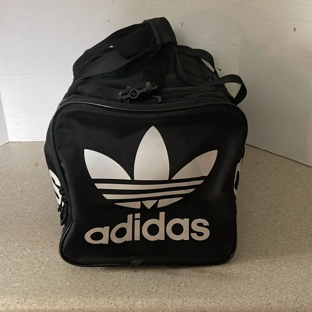 Adidas Originals Santiago Duffel Bag Trefoil Black White Travel Gym NEW